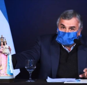 El Gobernador Morales  pidió a la Virgen que evite los contagios luego de que su propia policía propagara el virus