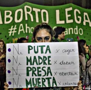 La legalización del aborto obtuvo media sanción en Diputados con movilizaciones en todo el país