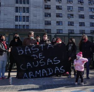 Concentración en Comodoro Py por la Libertad de Maxi Vera Buenaga