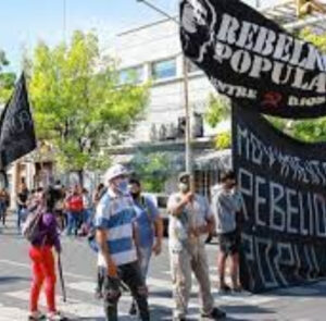 Detienen a militante de Rebelión Popular en Paraná por pintar contra el FMI