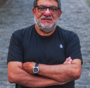 El periodista Héctor Sánchez presenta su novela “El portuario”