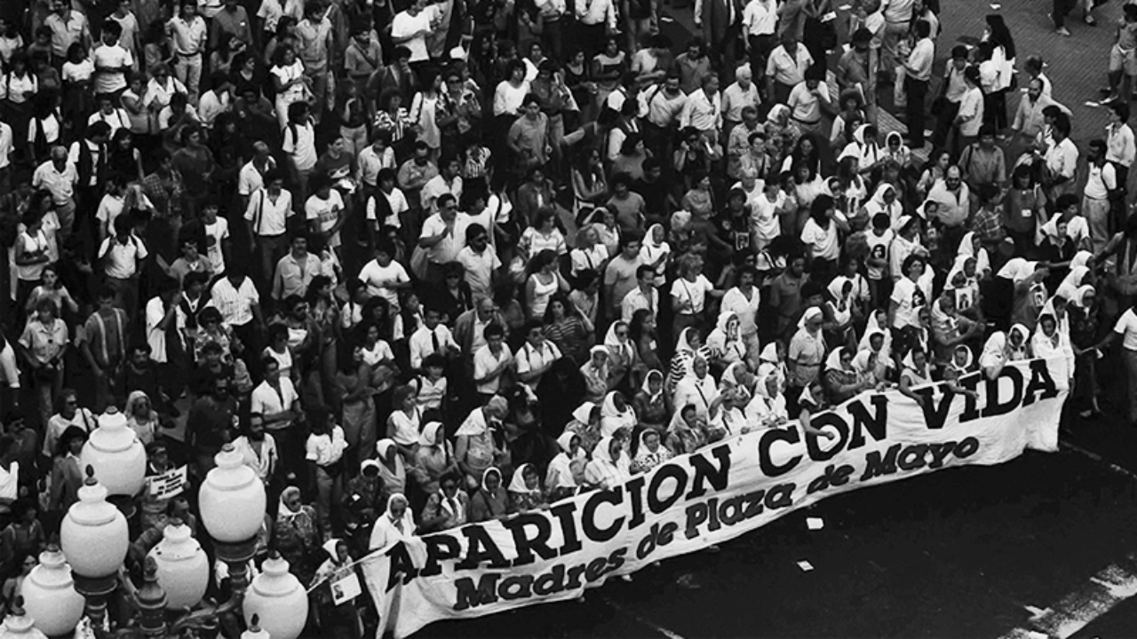 48 años de la creación de Madres de Plaza de Mayo. Son 30.000. Fue genocidio