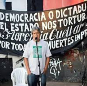 LA POLICÍA DE LA CIUDAD AMENAZA CON DESALOJAR A LA FAMILIA DE ALFREDO CUELLAR