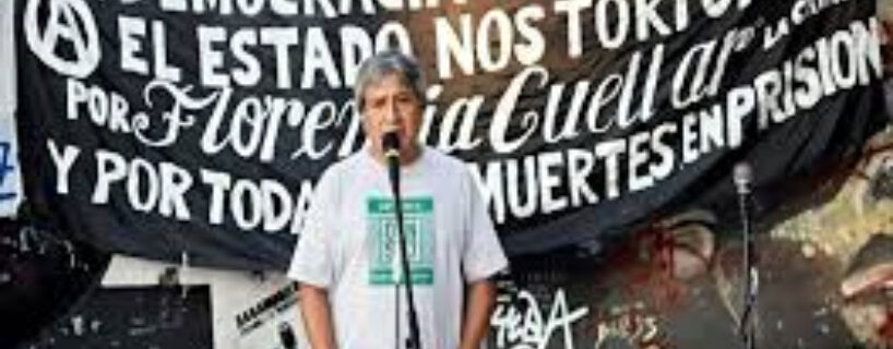 LA POLICÍA DE LA CIUDAD AMENAZA CON DESALOJAR A LA FAMILIA DE ALFREDO CUELLAR