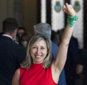 MYRIAM BREGMAN: «SI LUCHAR POR UN PAÍS JUSTO ES UN DELITO, ENTONCES SIGAMOS COMETIÉNDOLO JUNTOS»