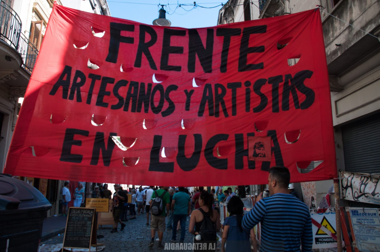 Reprimieron a los artesanos de la Feria de San Telmo
