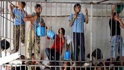 Israel encierra a niños palestinos en jaulas a la intemperie